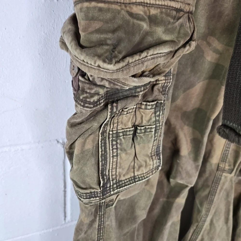 Vtg y2k Ruehl no 925 camo cargo pants  heavy duty